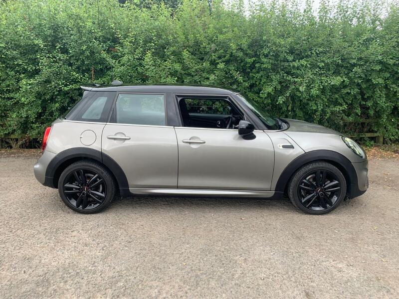 MINI HATCH
