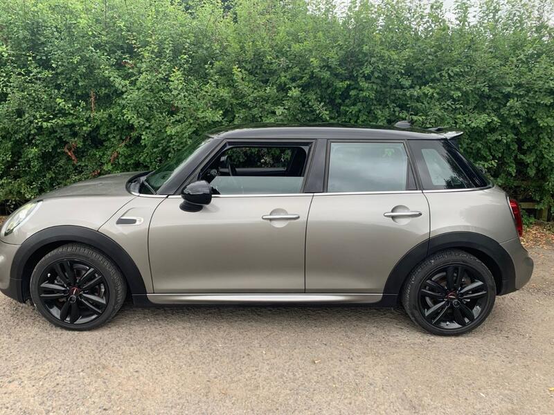MINI HATCH