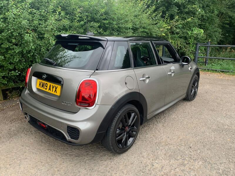 MINI HATCH