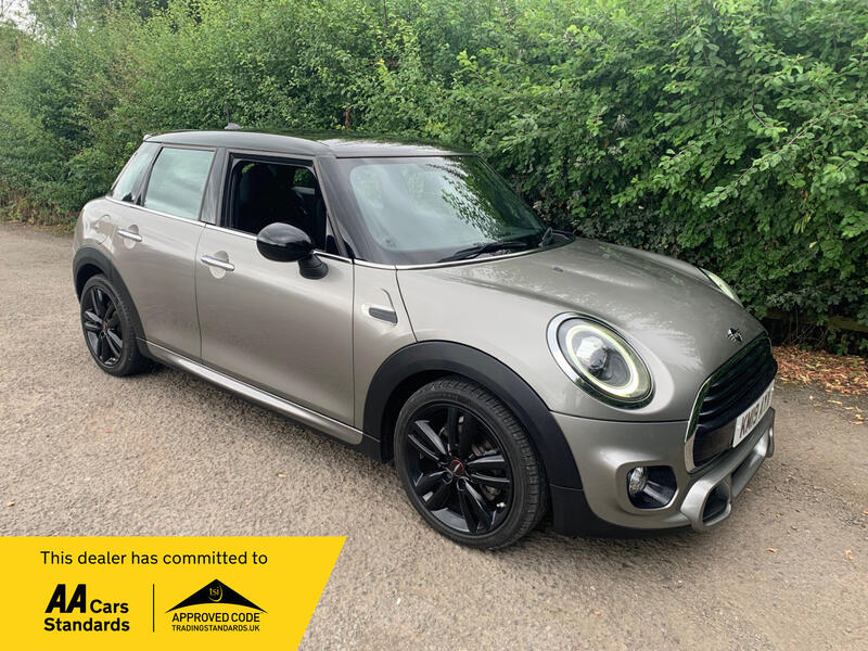 MINI HATCH