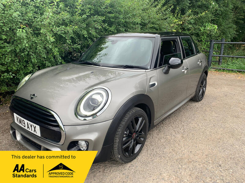 MINI HATCH